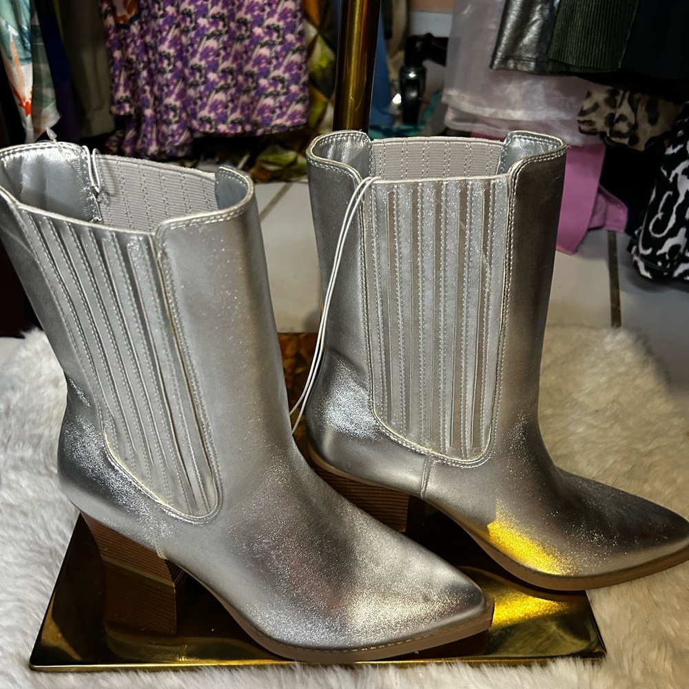 Forever 21 Metallic Silver Heeled Boots